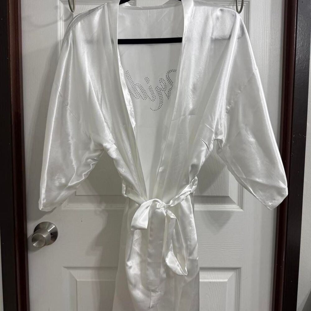 Bridal robe - Picture 2 of 2